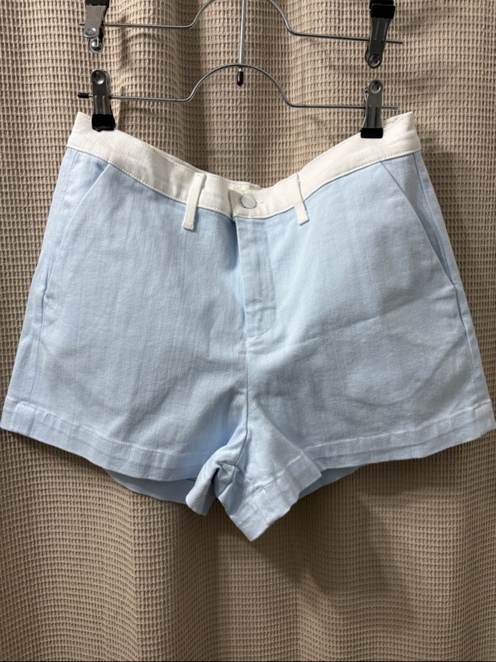 L'AGENCE Pale Blue High-Waist Cotton Shorts with White Waistband - Picture 3 of 9